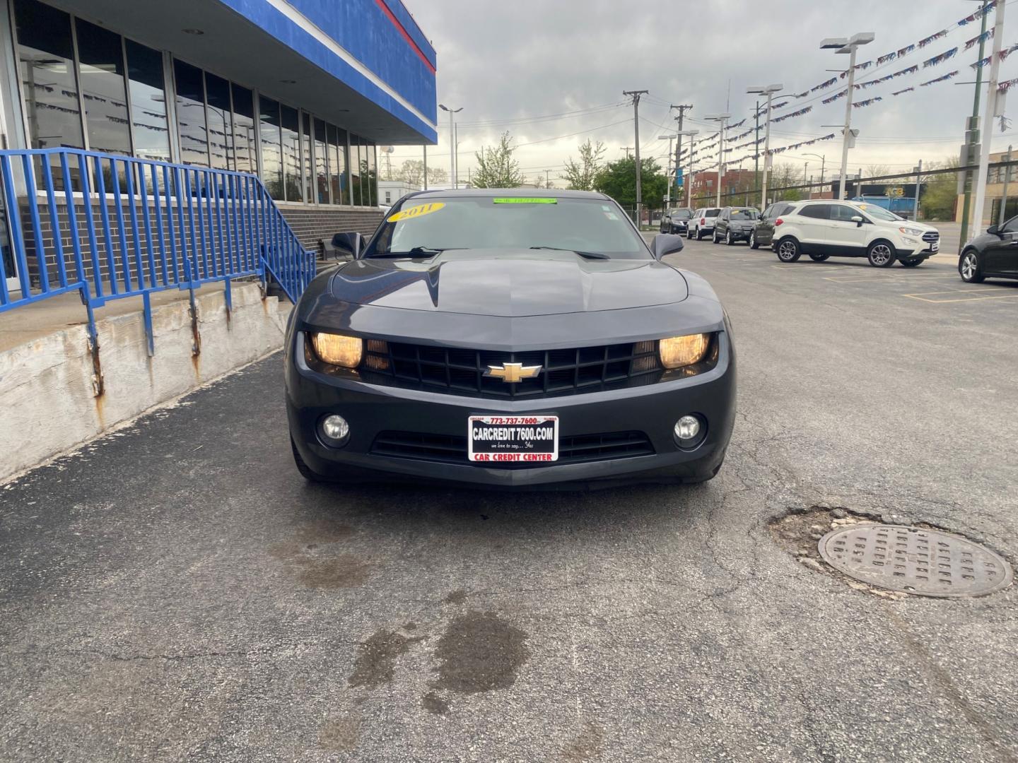 2011 GRAY Chevrolet Camaro LT1 Coupe (2G1FB1EDXB9) with an 3.6L V6 DOHC 24V engine, 6-Speed Automatic transmission, located at 7600 S Western Ave., Chicago, IL, 60620, (773) 918-3980, 0.000000, 0.000000 - Photo#1